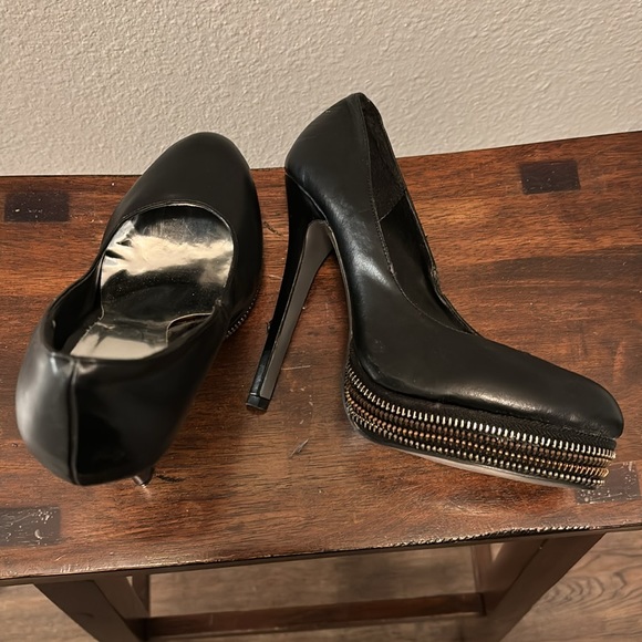 Zipper Heels - Picture 5 of 5